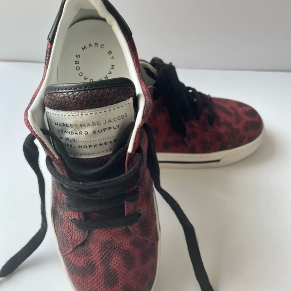 MARC BY MARC JACOBS Red Snake Embossed lace up sneakers. - Picture 14 of 14